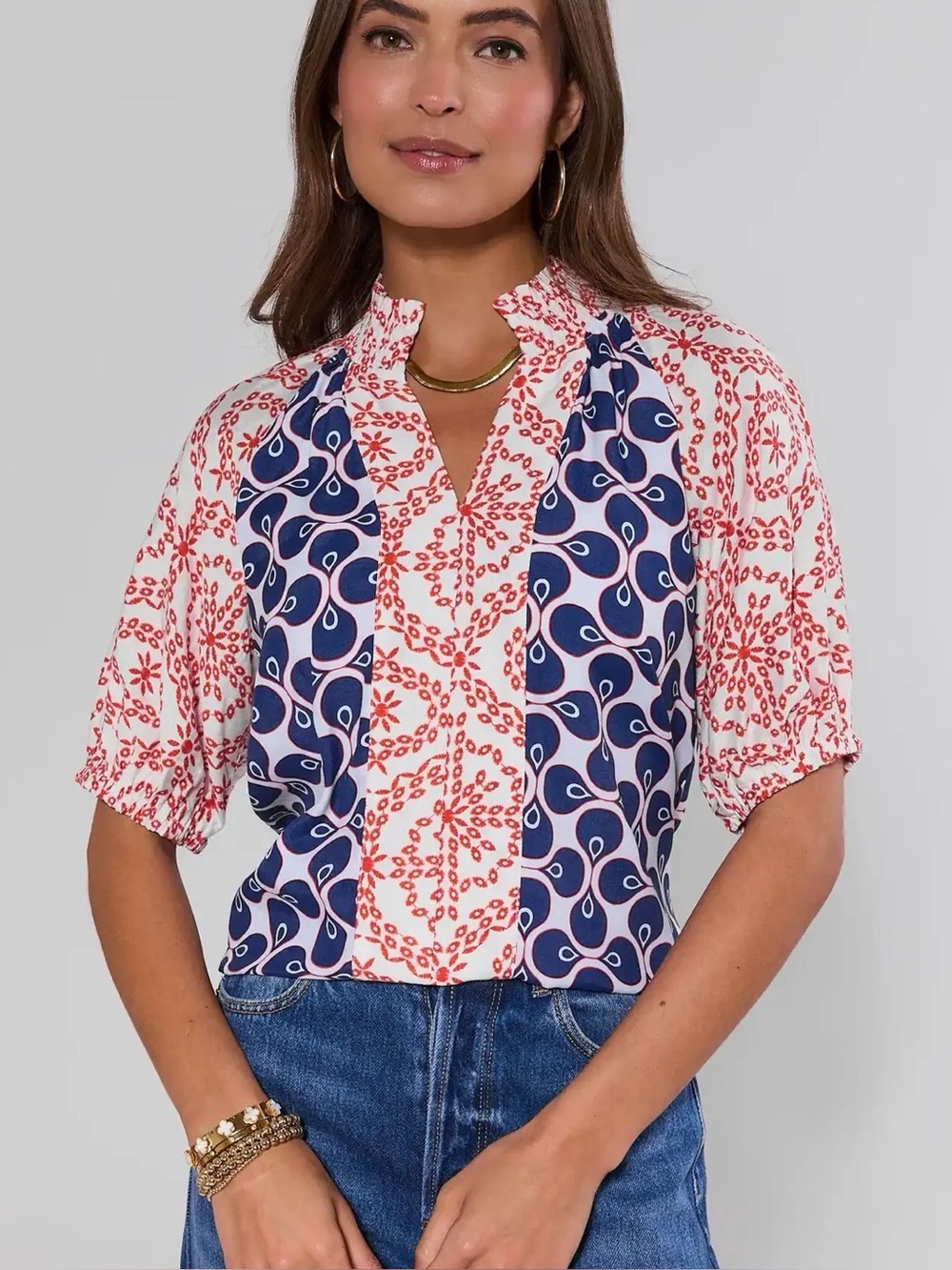 AVARA-JOY. Women’s Mixed-Print Short Sleeve Top in White, Navy & Red